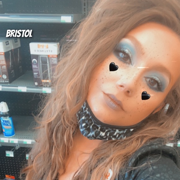 Meet your Posher, Taylor - Picture 1 of 11